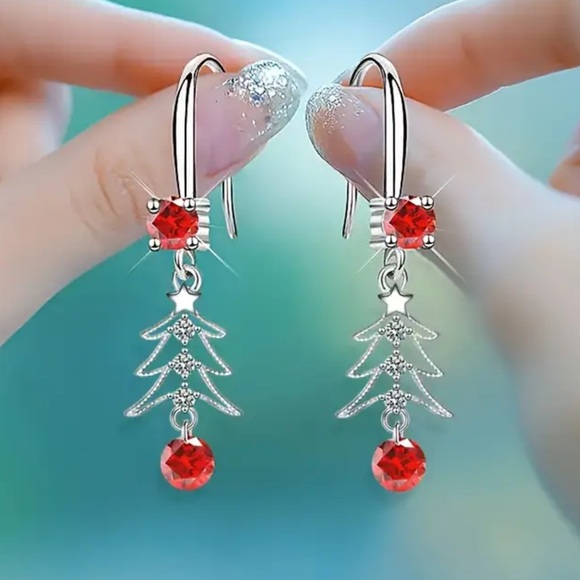 Jewelry - Nwt Elegant and cute dangle tree earrings with red stones